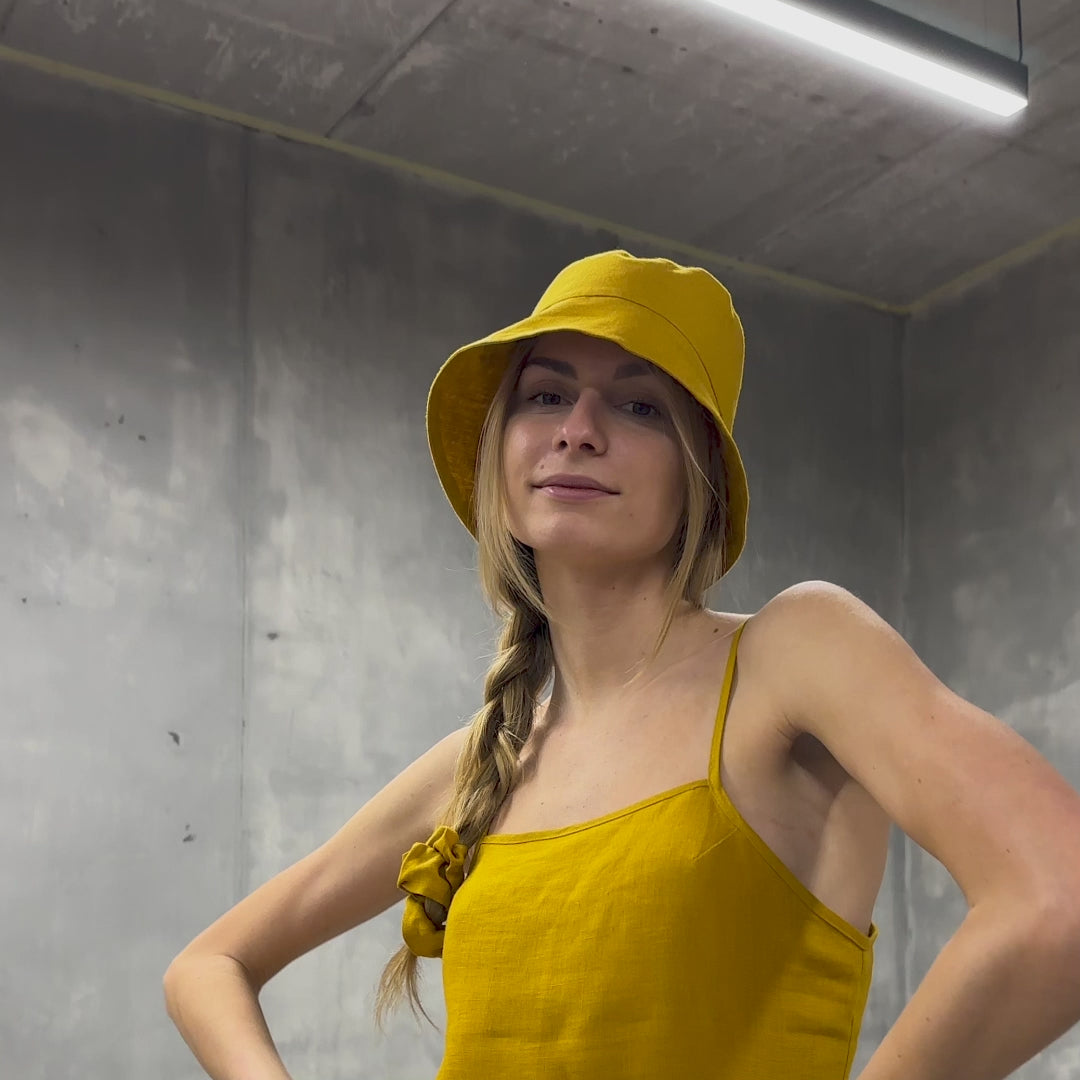Linnehatt med bred brätte